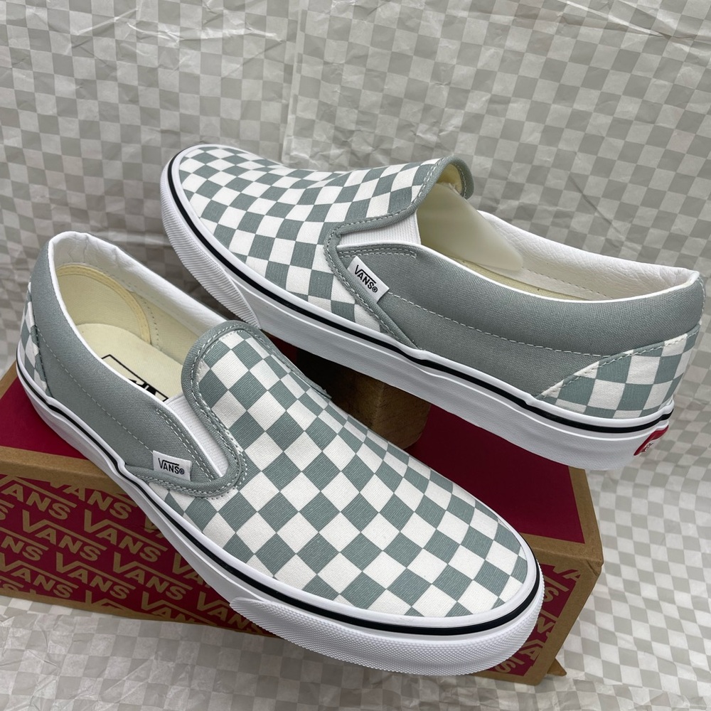 Vans WMN Classic Slip-On
Color Theory Checkerboard Pure Grey
VN000D5PEPO Sneaker - Picture 6 of 16